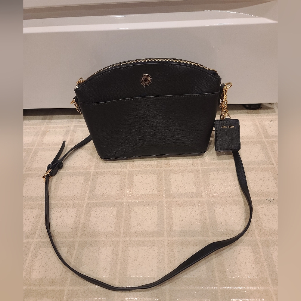 Anne Klein Black Pebbled Crossbody Purse - Picture 7 of 8